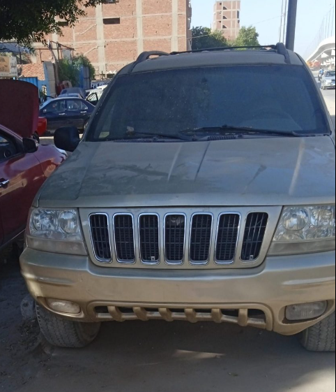 جيب جراند شيروكي 2000