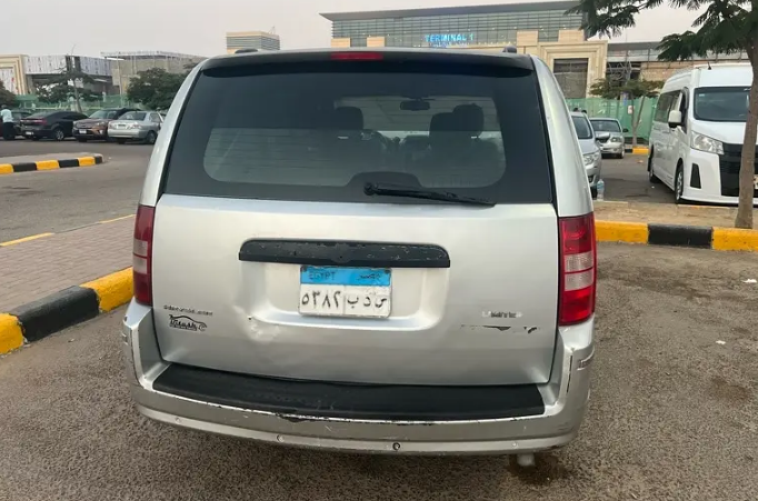 كرايسلر تاون اند كانترى 2008