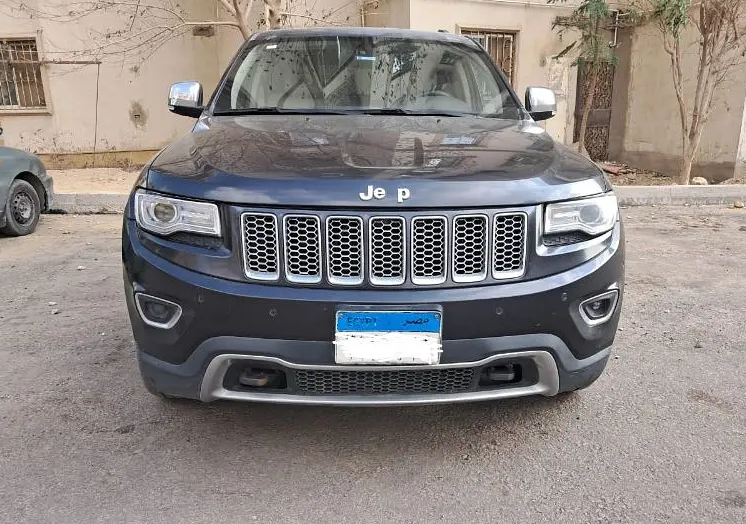 جيب جراند شيروكي 2015