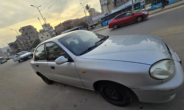 دايو لانوس 1996