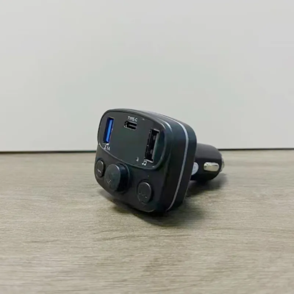 ⁦شاحن سيارة M44 G47 صغير الحجم بمنفذي USB و Type-C⁩ - الصورة ⁦5⁩