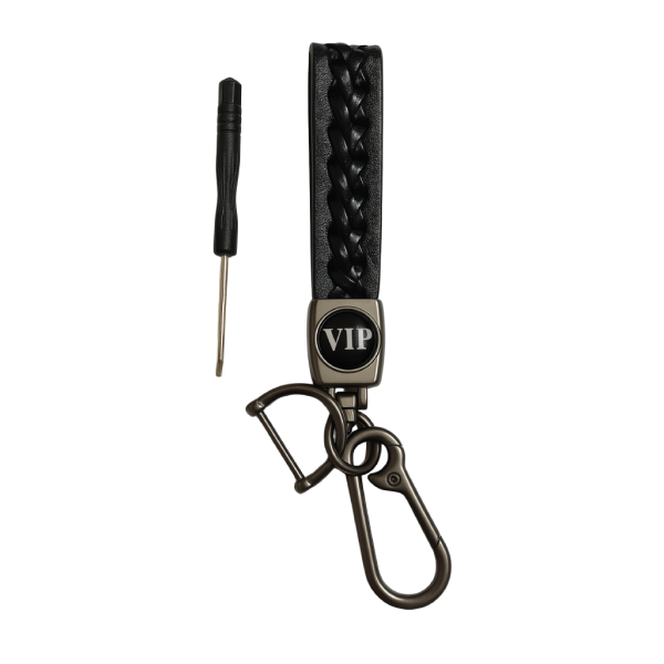 سلسلة مفاتيح جلد ومعدن مع شعار VIP