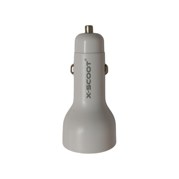 ⁦شاحن سيارة بمنفذين USB من X-SCOOT لون ابيض – يدعم الشحن السريع – موديل XC-312⁩ - الصورة ⁦4⁩