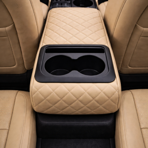 مخدع للسيارة فاخر مع حامل أكواب مزدوج ومنظم هاتف – جلد مبطن لون بيج